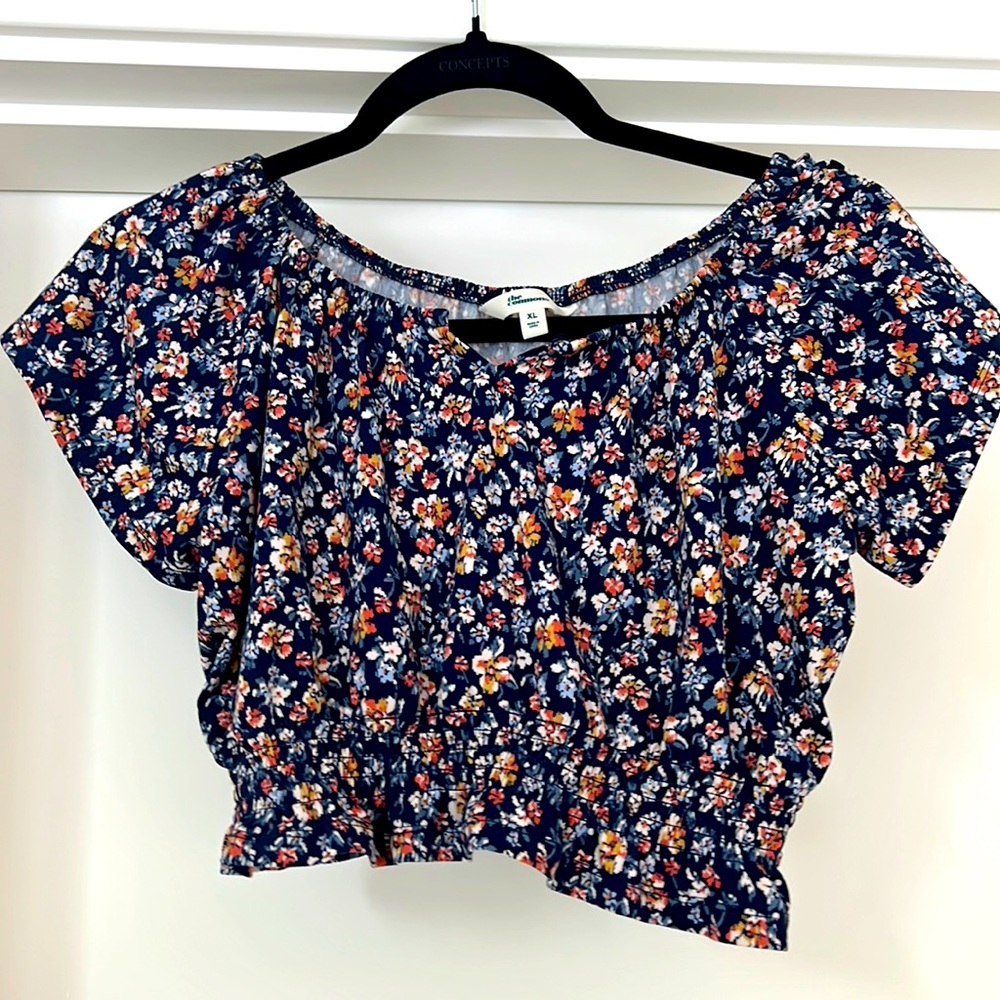 Cropped floral shirt